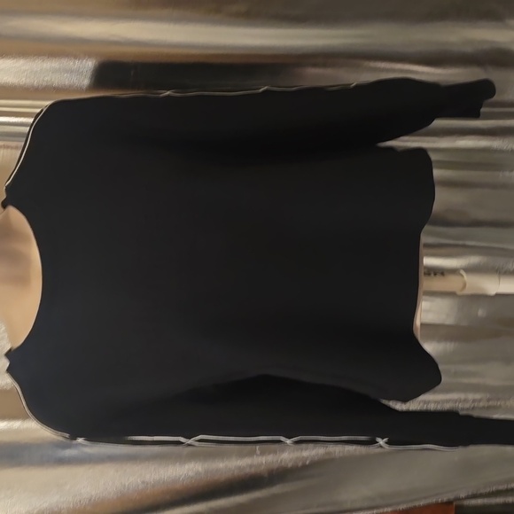 Hunter Boots Sweatshirt free w/purchase - Picture 2 of 14